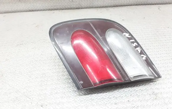 Nissan Almera Tailgate rear/tail lights BA75E