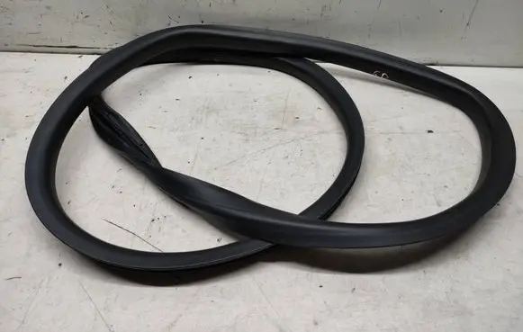 Volvo XC60 Rubber seal rear door