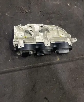 Volkswagen PASSAT B5 Climate control unit