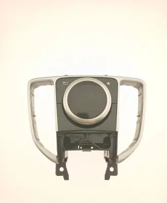 Head unit multimedia control
