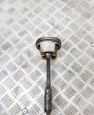Mercedes-Benz E W211 Piston with connecting rod