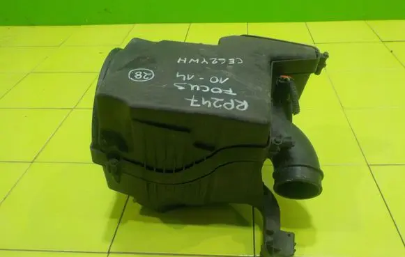 Ford Focus Air filter box 