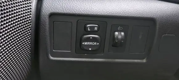 Toyota Corolla Verso AR10 Headlight level height control switch 8415202021 TRW