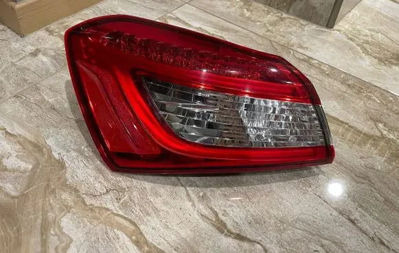 Maserati Ghibli Rear/tail lights 06700084820 03551000 06700084830