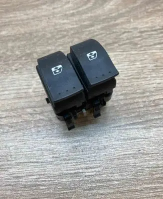 Renault Laguna II Electric window control switch 015088A