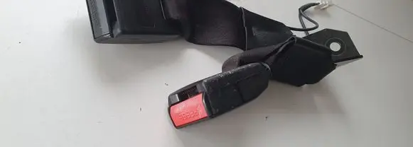 Nissan Qashqai+2 Rear seatbelt buckle