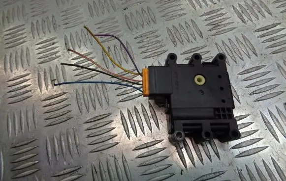 Mazda 6 A/C air flow flap actuator/motor 
