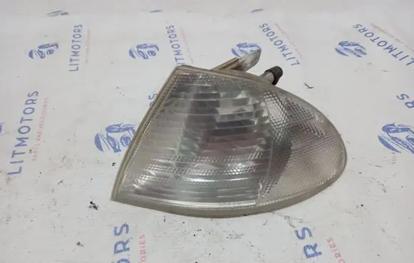 BMW 3 E46 Front indicator light 1315106140