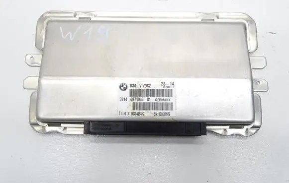 BMW 5 F10 F11 Suspension control unit/module 6871063