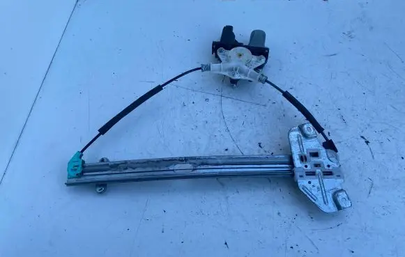 KIA Rio Front door window regulator with motor 824501W010