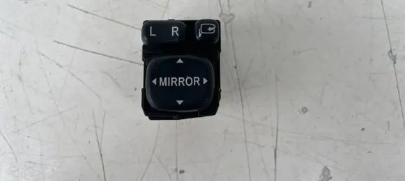 Toyota Avensis T250 Wing mirror switch 183575