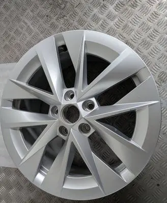 Skoda Octavia Mk4 R17 alloy rim 5E3601025E