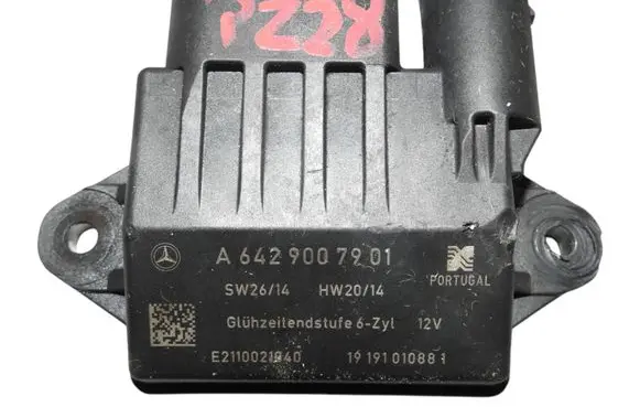 Mercedes-Benz E W212 Glow plug pre-heat relay A6429007901