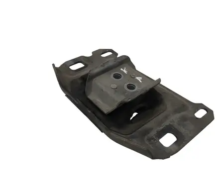 Engine mount bracket