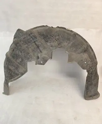 Rear arch fender liner splash guards