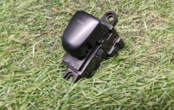 Nissan Pathfinder R52 Electric window control switch 254113TA3A