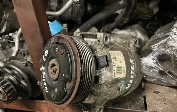 Renault Master II Air conditioning (A/C) compressor (pump) 8200979500 11269142841