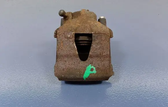 Volkswagen Polo IV 9N3 Front brake caliper