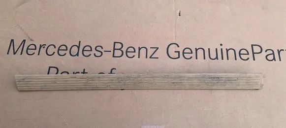 Mercedes-Benz ML W163 Other front door trim element A1636860120