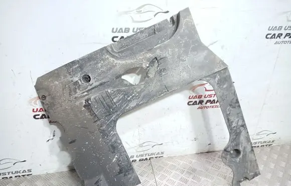 Center/middle under tray cover