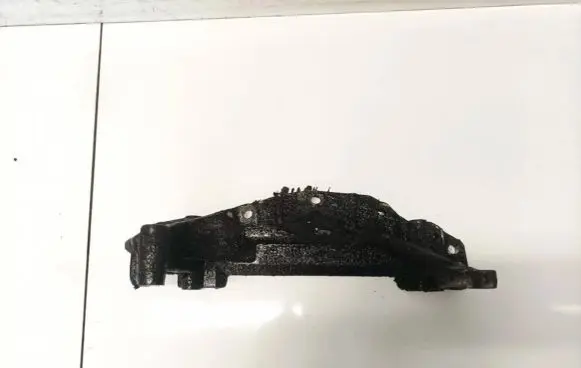 Audi A4 S4 B5 8D Engine mounting bracket