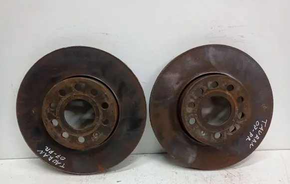 Volkswagen Touran I Front brake disc
