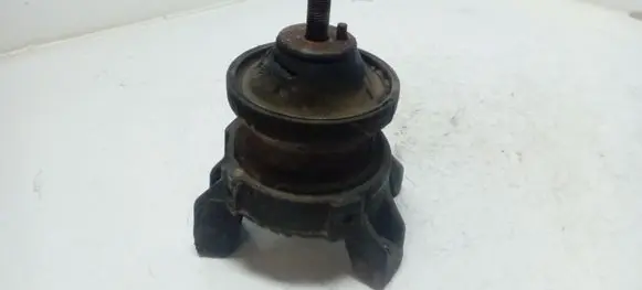Hyundai Santa Fe Engine mount bracket