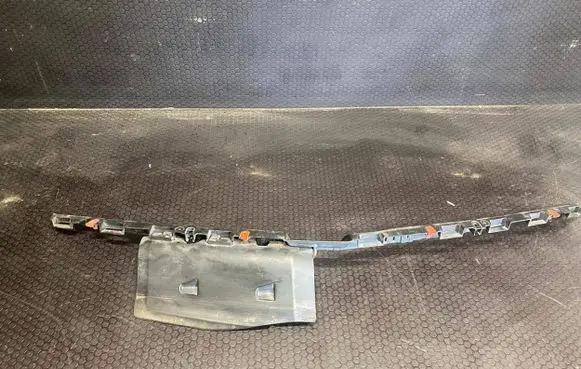 Opel Insignia A Top upper radiator support slam panel 55561769 314327891