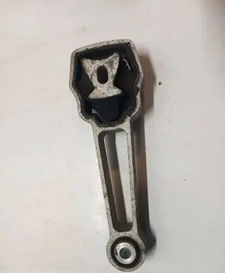 Volvo XC60 Engine mount bracket 30793322