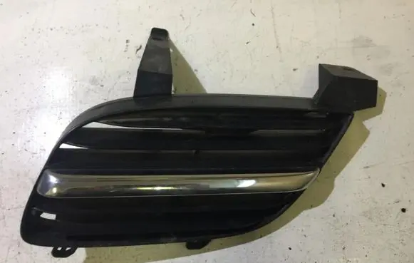 Nissan Almera N16 Front bumper lower grill