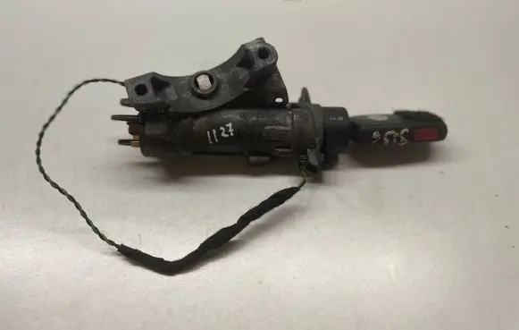 Audi A6 S6 C5 4B Ignition lock 4B0905851