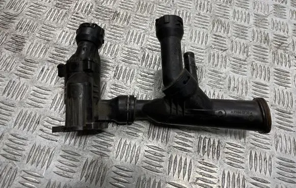 Thermostat/thermostat housing