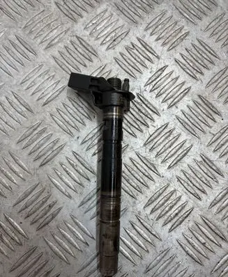Volkswagen PASSAT B7 Fuel injector 03L130277