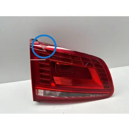 Volkswagen Touareg II Tailgate rear/tail lights 7P6945307