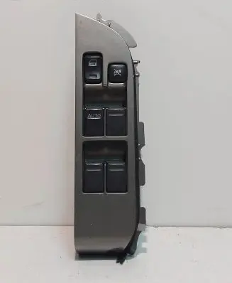 Nissan X-Trail T30 Electric window control switch 80961 136A