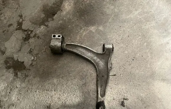 Opel Vectra C Front lower control arm/wishbone