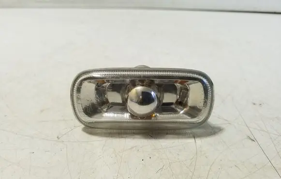 Audi A6 S6 C6 4F Front fender indicator light 8E0949127