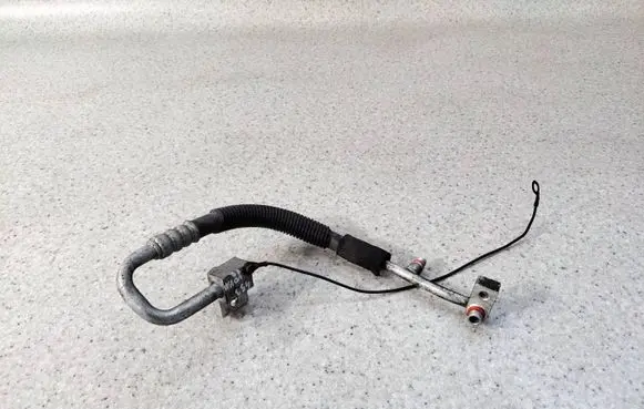 Chrysler Grand Voyager IV Air conditioning (A/C) pipe/hose