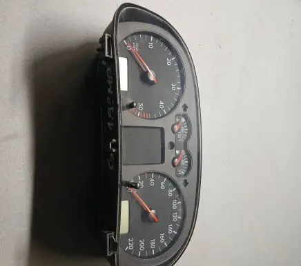 Volkswagen Golf IV Speedometer (instrument cluster) 1J0919861B8 VWZ7Z0X1210829 20019922098
