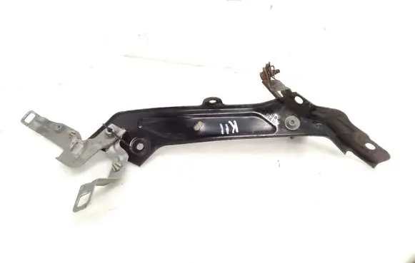 Fender mounting bracket