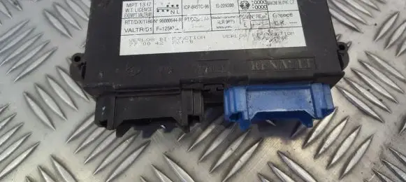 Renault Laguna I Comfort/convenience module 7700421261b 7700421261-b