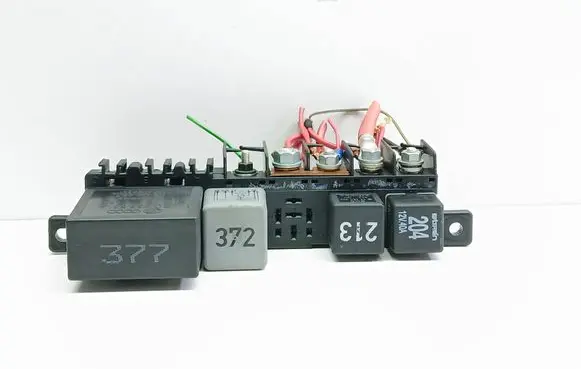 Volkswagen PASSAT B5 Fuse box set 8L0941822A 896083000