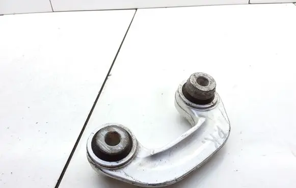 Volkswagen PASSAT B5 Front lower control arm/wishbone 9937268