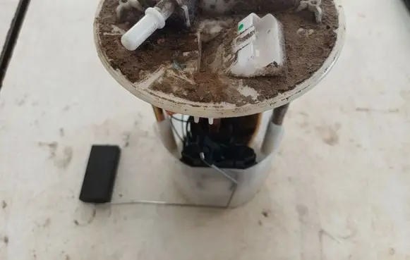Suzuki Swift I In-tank fuel pump