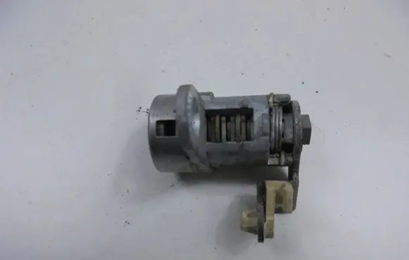 KIA Carnival Front door lock (next to the handle) 