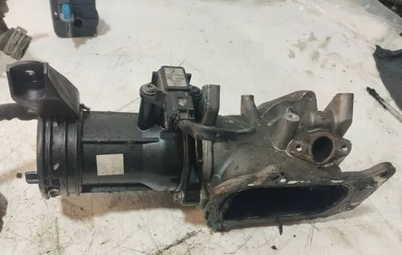 Mercedes-Benz B W245 Mass air flow meter A6400900407