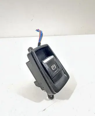 BMW 2 F46 Hand parking brake switch 6822524