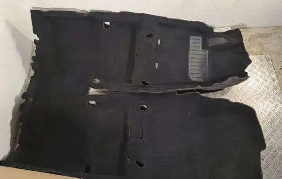 Toyota Avensis T270 Interior carpet 5851005390C1