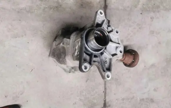 Ford Kuga I Gearbox transfer box case 8V417L486AD