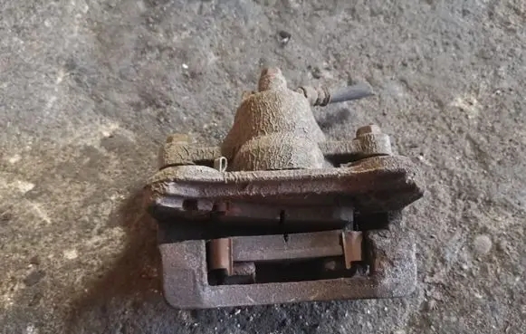 Hyundai i30 Rear brake caliper